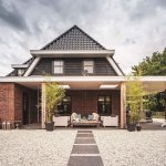 ThumbnailKlassieke jaren-30-villa met grote overkapping van het terras