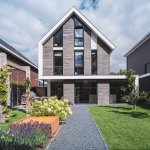 ThumbnailAchtergevel moderne schuurwoning met veel kamerhoog glas