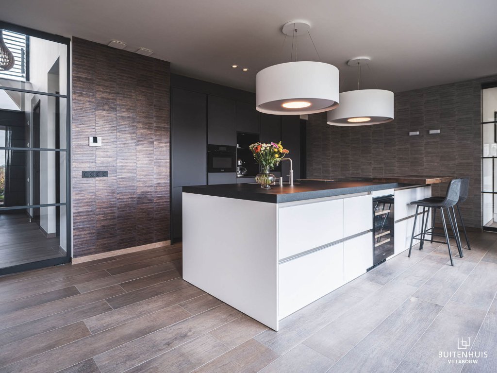 ThumbnailStijlvolle moderne keuken met groot kook eiland