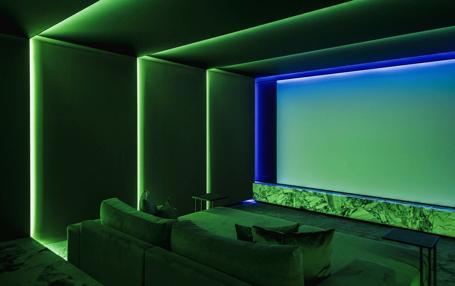 Villa met zwembad en bioscoop5