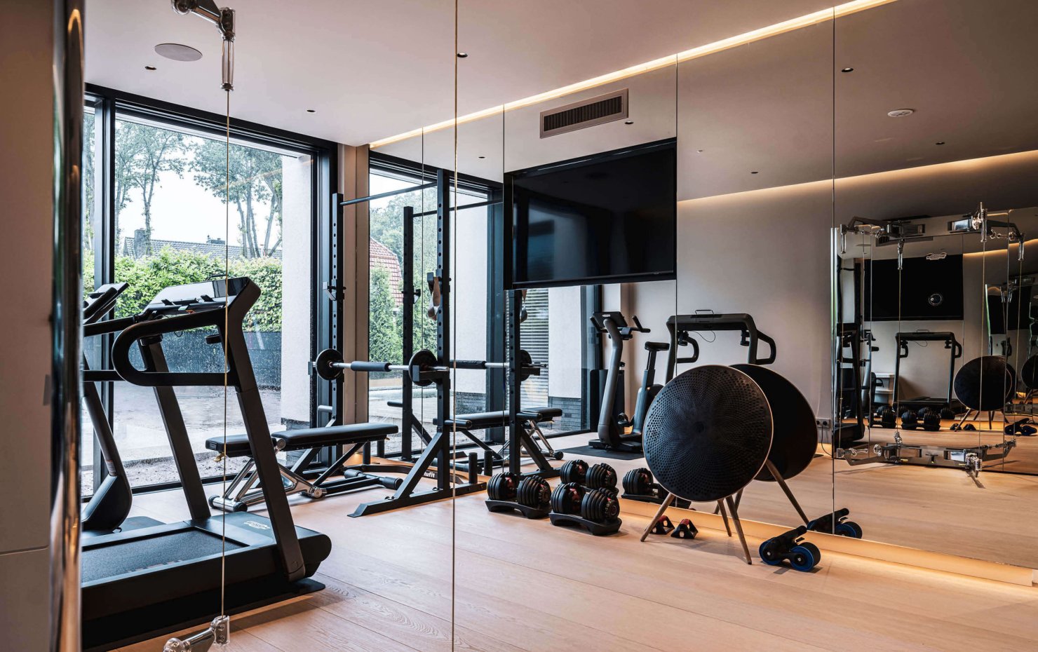 Villa met zwembad en bioscoop6