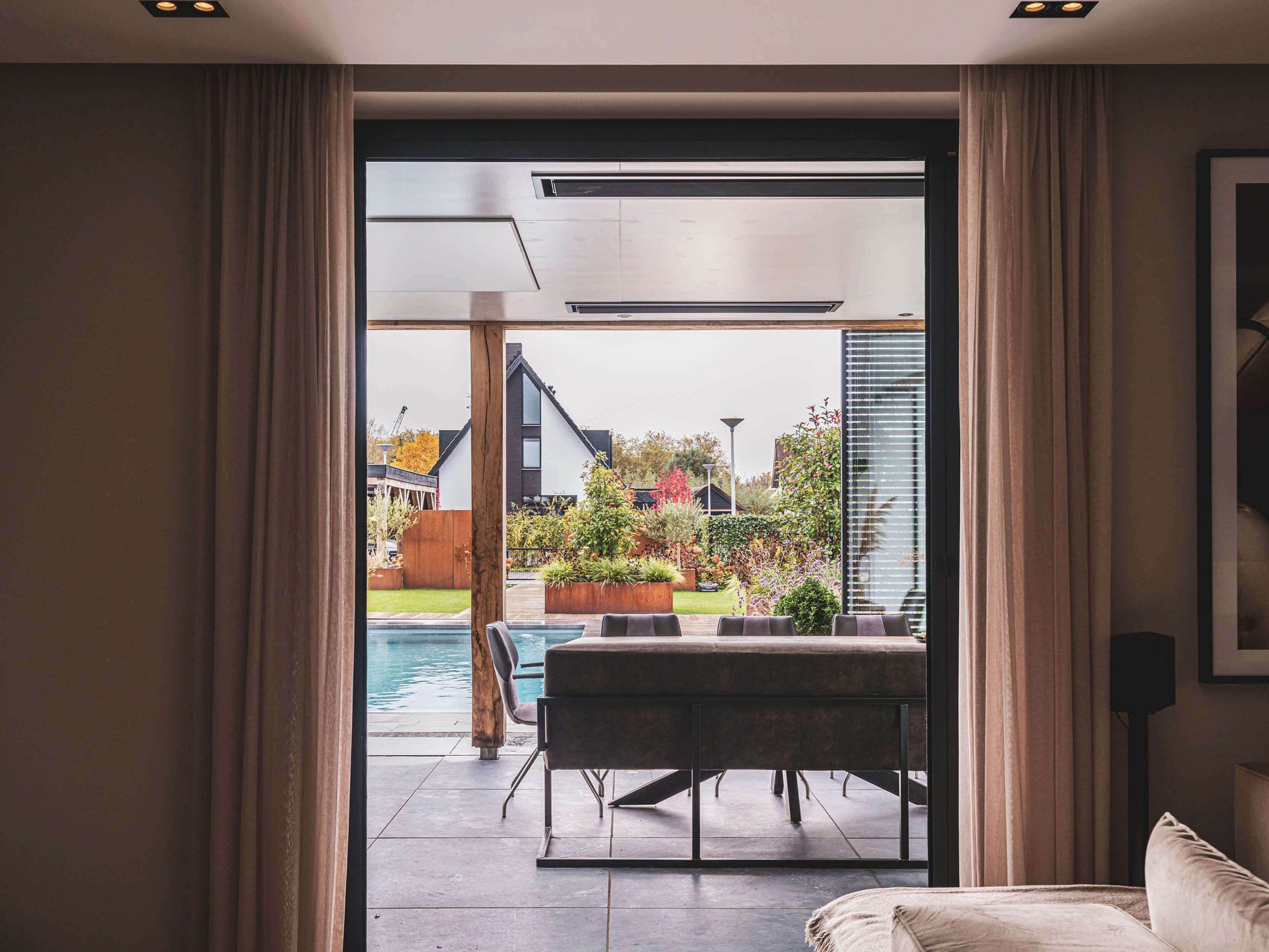 rietgedekte villa met zwembad6